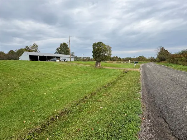 15893 Inlet Rd, Meadville, PA 16335