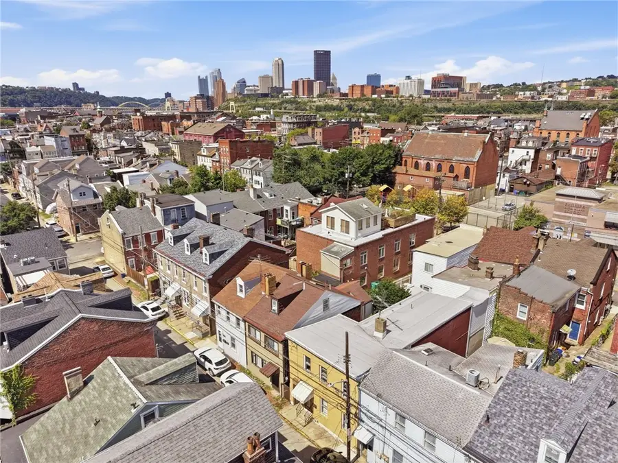 1917 Larkins Way, Pittsburgh, PA 15203 - #3
