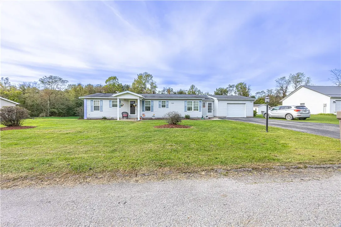 208 Florence Dr, Uniontown, PA 15401 - #1