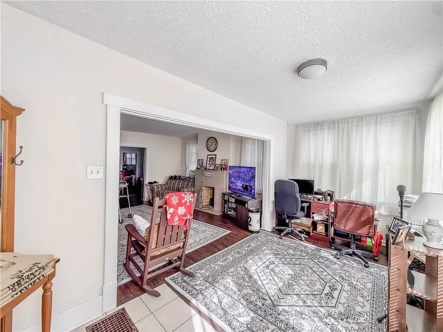 2716 Pioneer Ave, Pittsburgh, PA 15226 - #2