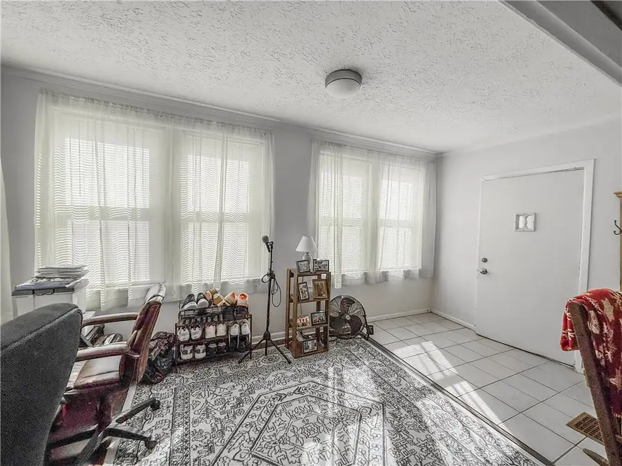 2716 Pioneer Ave, Pittsburgh, PA 15226 - #3