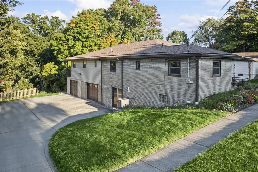 28 Richard Street, Coraopolis, PA 15108 - #2