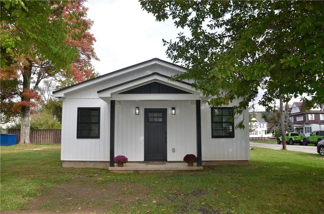 811 S Pittsburgh St, Connellsville, PA 15425 - #1