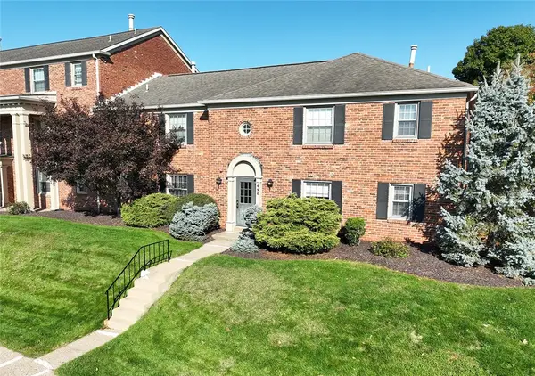 690 Robinwood #B, Scott Twp, PA 15216