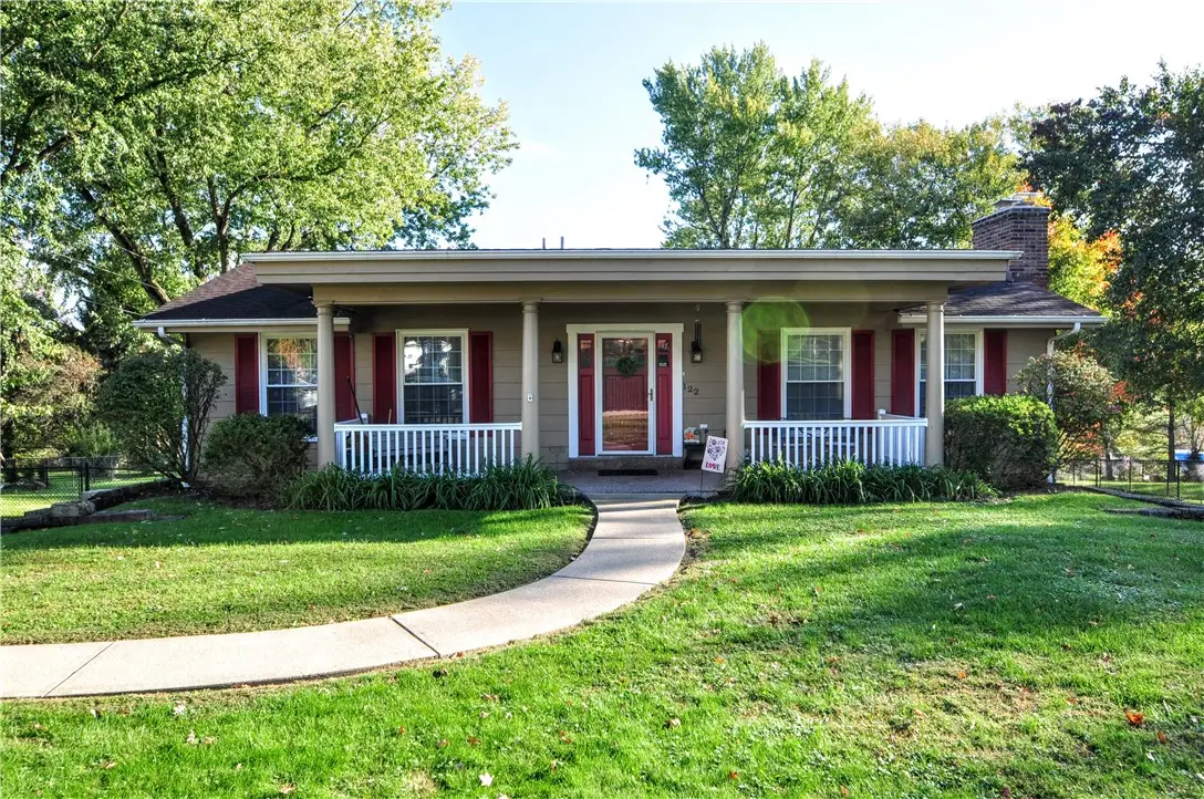 122 E Edgewood Dr, McMurray, PA 15317 - #1