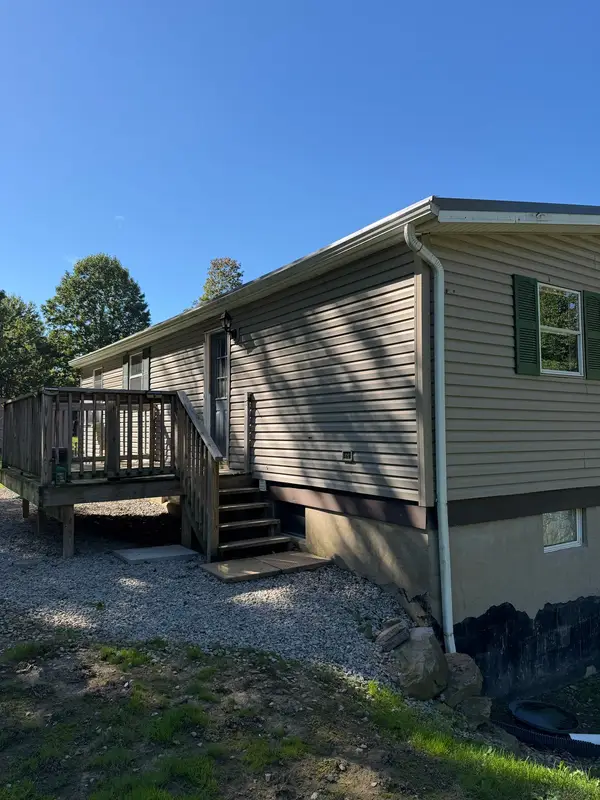 30 Tower Hill Lane, Vanderbilt, PA 15486