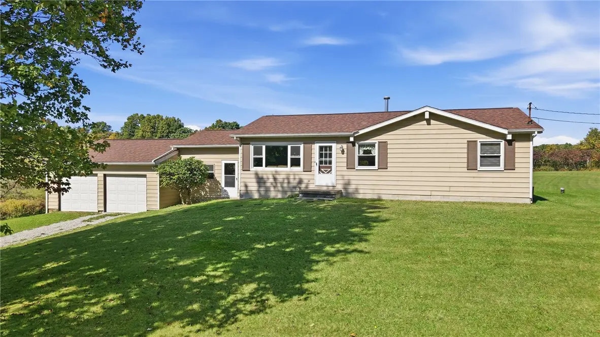 257 Pulaski Mercer Rd, Pulaski, PA 16143 - #1