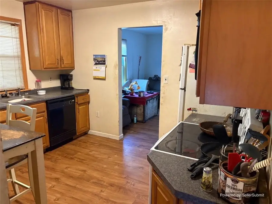 292 Saunders Station Rd, Trafford, PA 15085 - #3