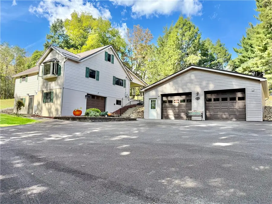 143 Twin Lakes Dr, Kittanning, PA 16201 - #2