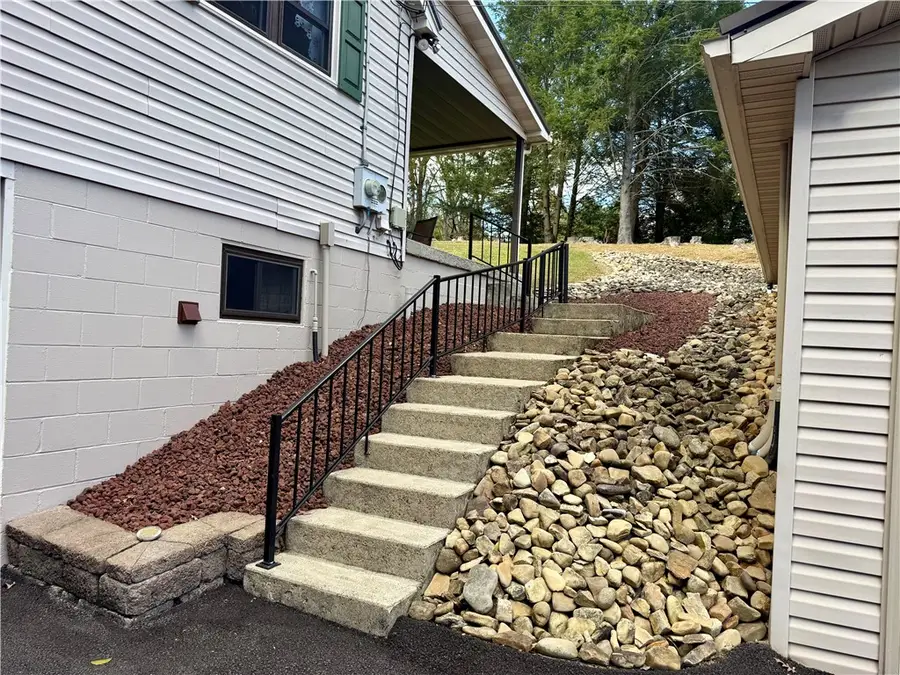 143 Twin Lakes Dr, Kittanning, PA 16201 - #3