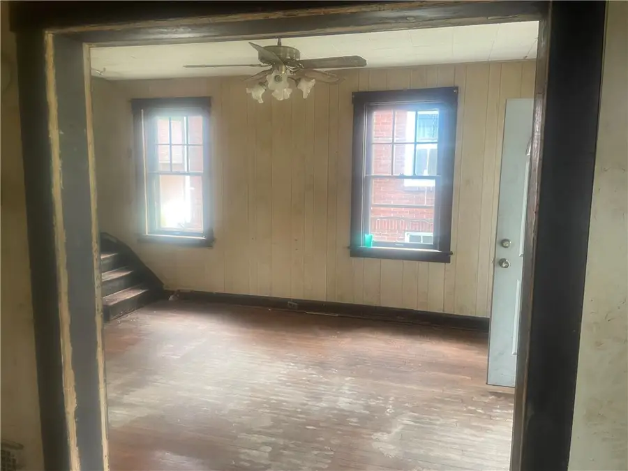 211 Pennsylvania Ave, Clairton, PA 15025 - #3