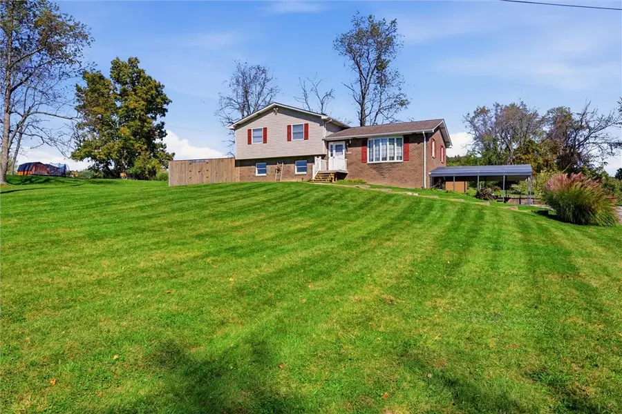 501 Scanga Dr, New Kensington, PA 15068 - #2
