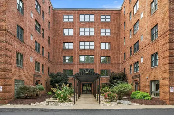 3885 Brookside Lane #402, Murrysville, PA 15668