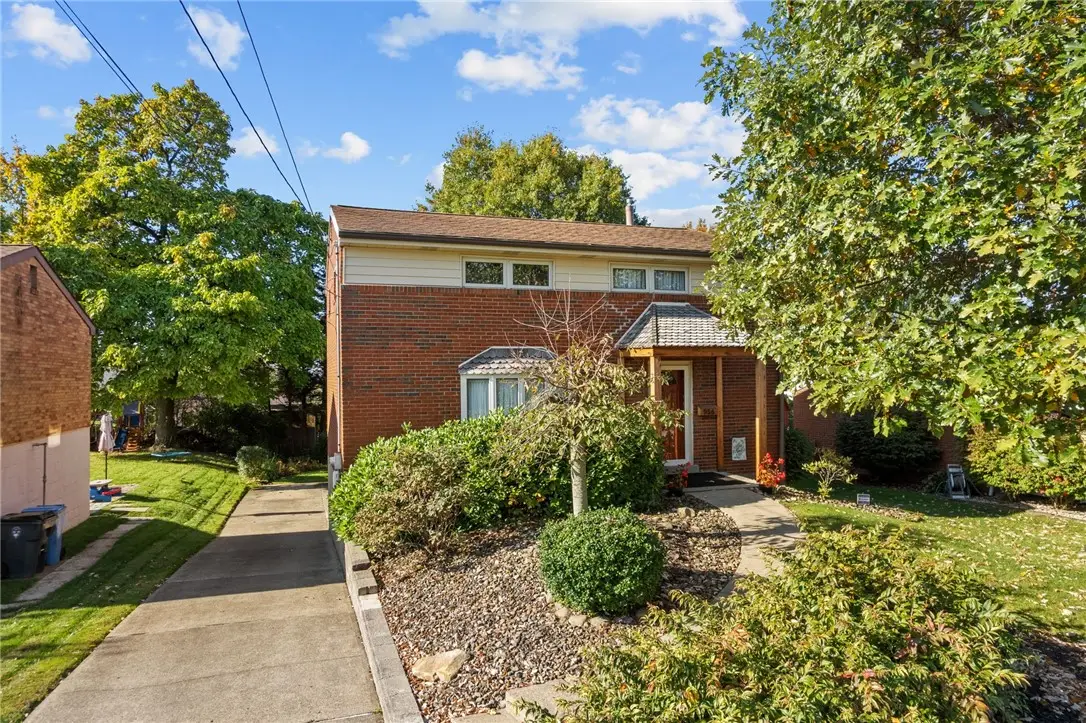 956 Lindsay Rd, Carnegie, PA 15106 - #1