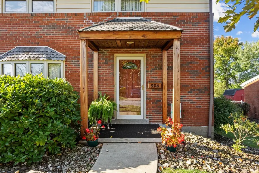 956 Lindsay Rd, Carnegie, PA 15106 - #2