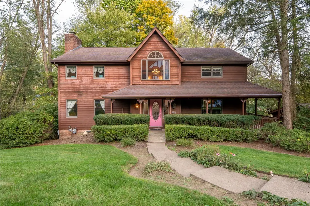 102 Woodhaven Dr, Jeannette, PA 15644 - #1