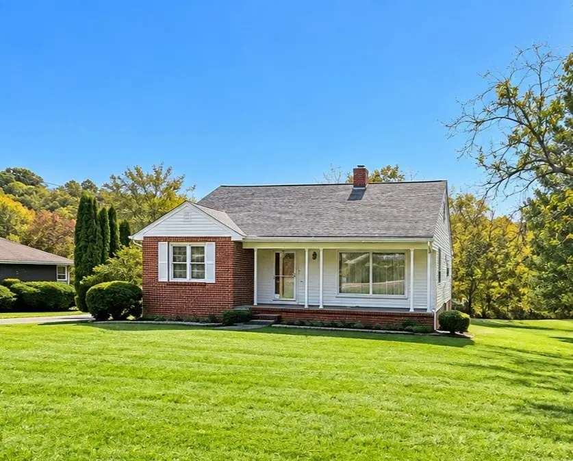 3373 37th Street Ext, Beaver Falls, PA 15010 - #2