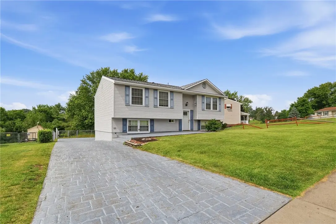 113 Cranbrooke Dr, Coraopolis, PA 15108 - #1