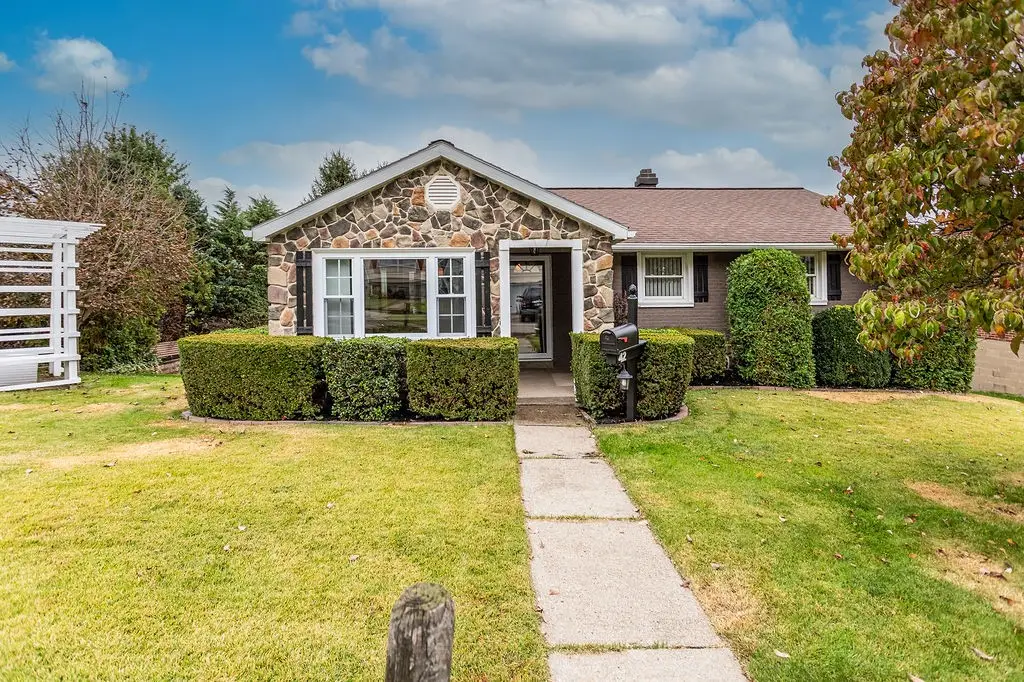 42 Seventh Street, Uniontown, PA 15401 - #1