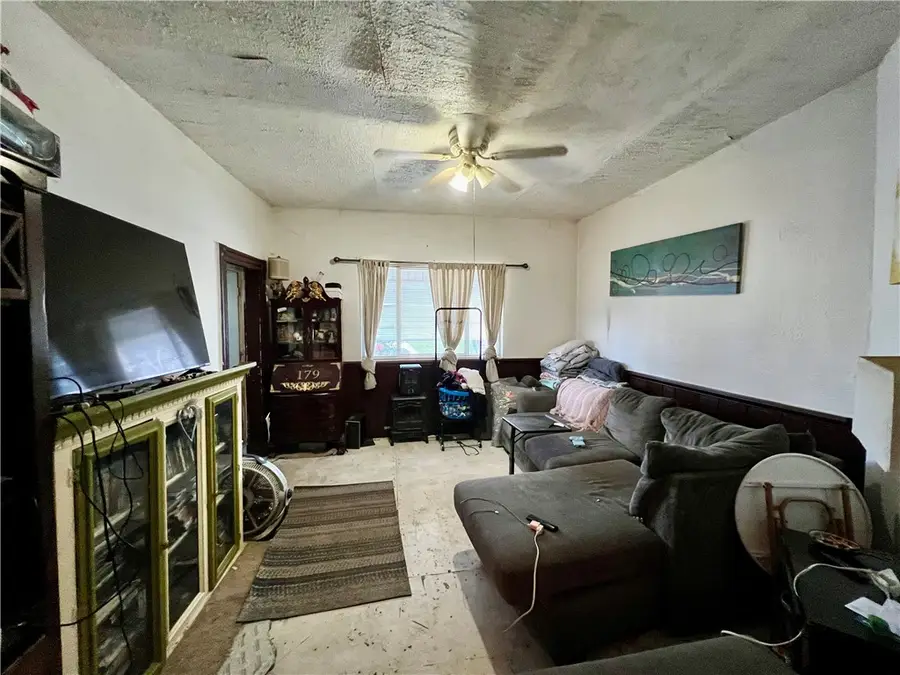 1010 Cunningham Ave, New Castle, PA 16101 - #3