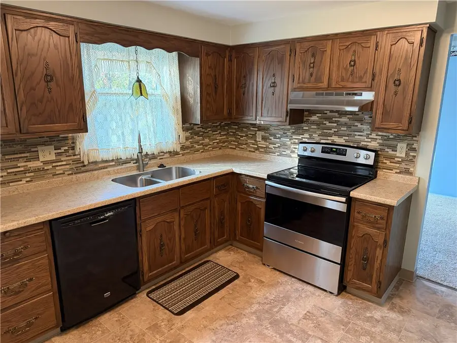 1041 Evergreen Dr, Pittsburgh, PA 15235 - #2