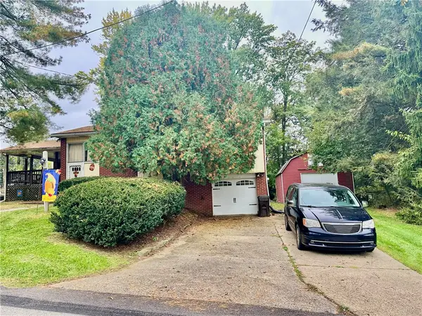 100 Surrey Drive, Delmont, PA 15626