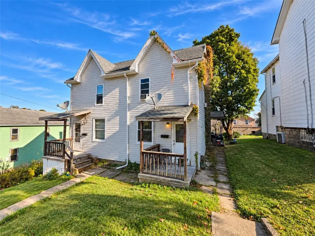 206 Holmes St, Vandergrift, PA 15690 - #1