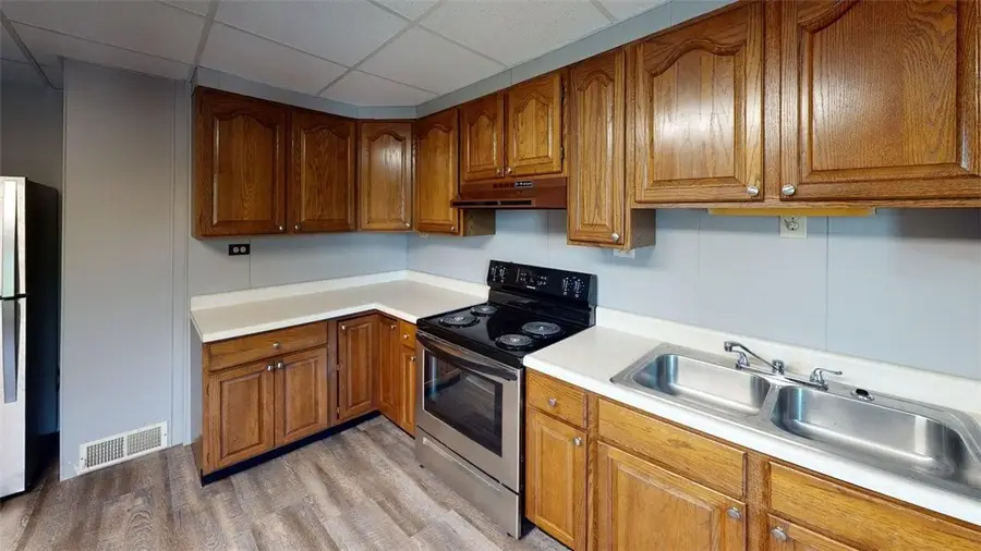 8515 Broadway St, Westmoreland City, PA 15692 - #3