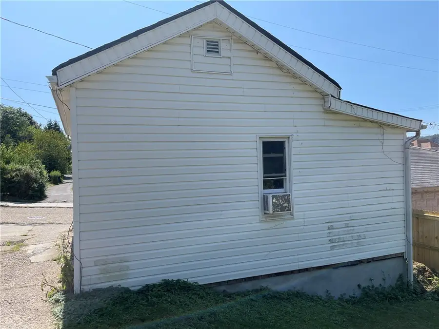899 9th St, Ambridge, PA 15003 - #3