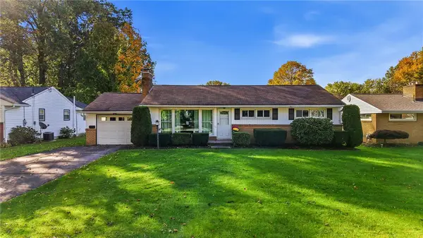 1766 Woodside Dr, Hermitage, PA 16148