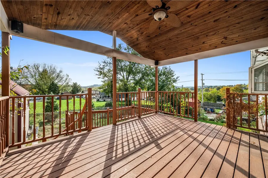 202 Beachview St, Houston, PA 15342 - #2