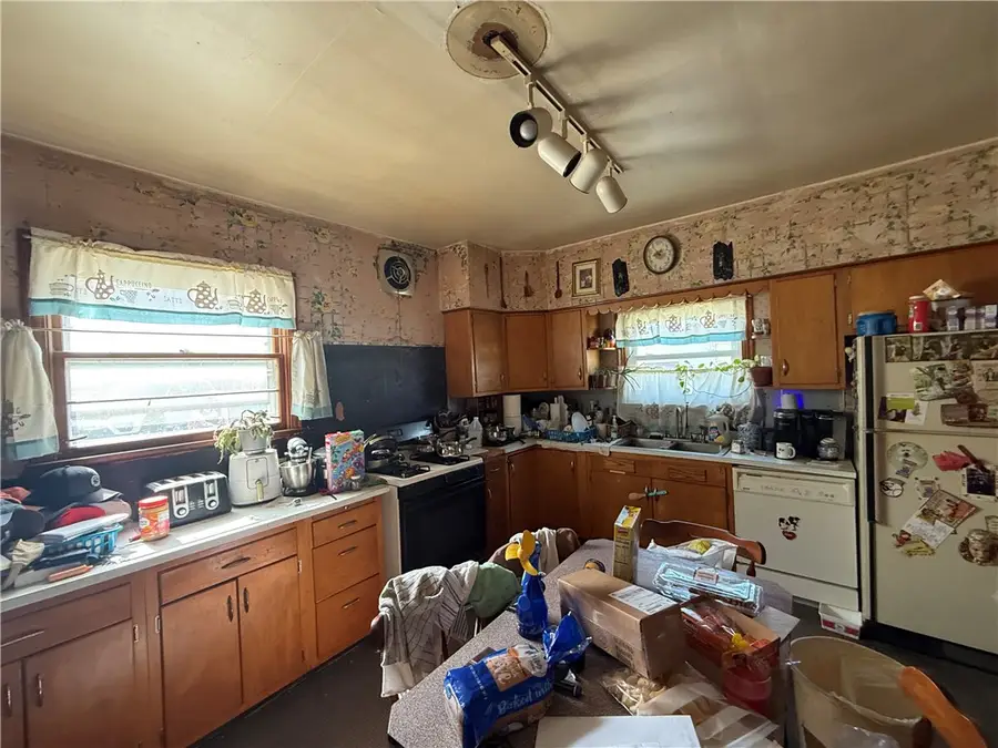 115 Horatio St, Punxsutawney, PA 15767 - #3