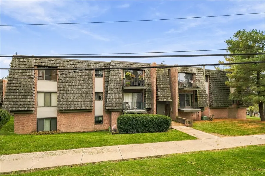 322 Forest Green Drive #322, Coraopolis, PA 15108 - #2