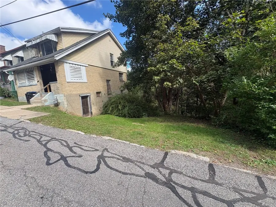96 Frankfort Ave, Pittsburgh, PA 15229 - #3