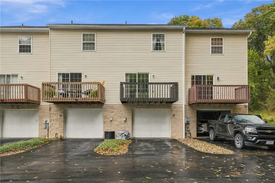 836 Mount Pleasant Rd, Greensburg, PA 15601 - #2