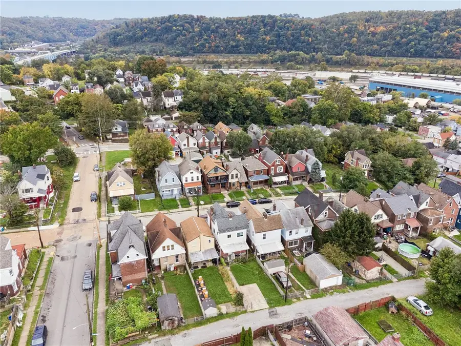 241 Winston St, Pittsburgh, PA 15207 - #2