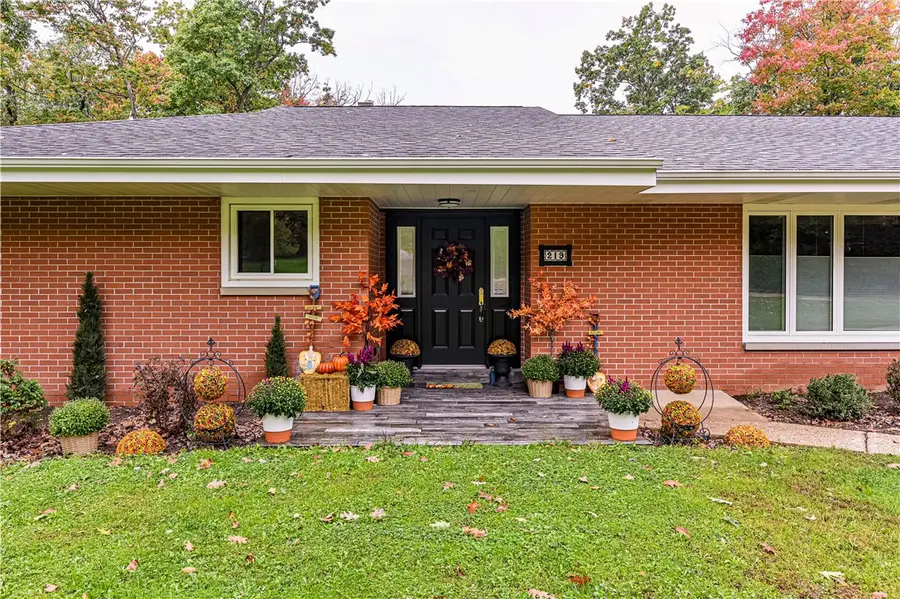 219 Maple Dr, Greensburg, PA 15601 - #2