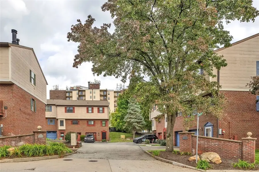 114 Longfellow Ct, Pittsburgh, PA 15218 - #2