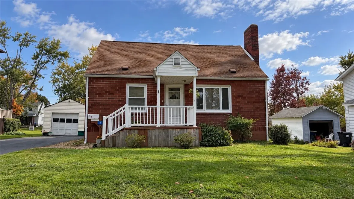 19 Cecil Ave, New Castle, PA 16101 - #1