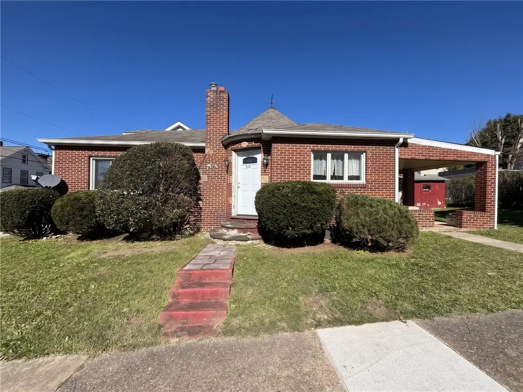 611 Cleveland St, Greensburg, PA 15601 - #1