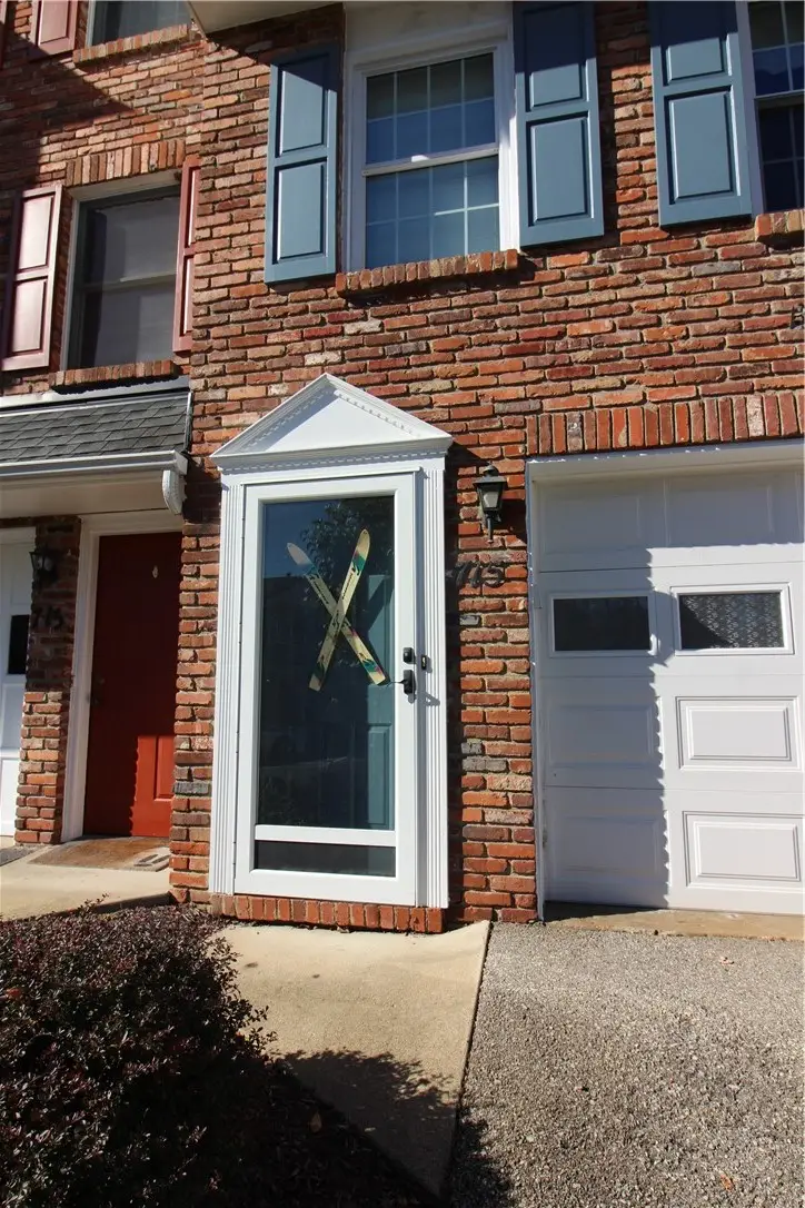 715 Timberidge Dr, Bethel Park, PA 15102 - #2