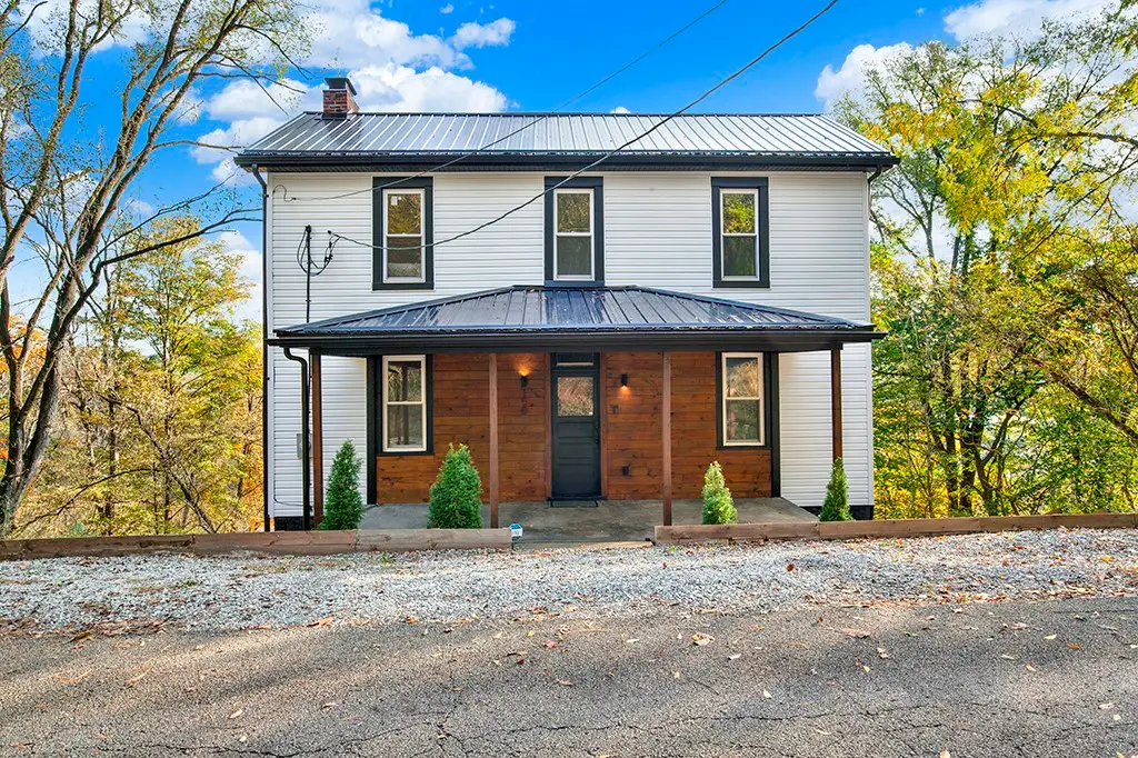 150 Hamilton St, Irwin, PA 15642 - #1