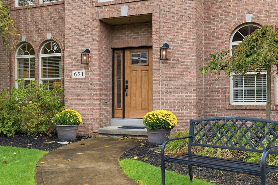 621 Alex Ct, Cranberry, PA 16066 - #2