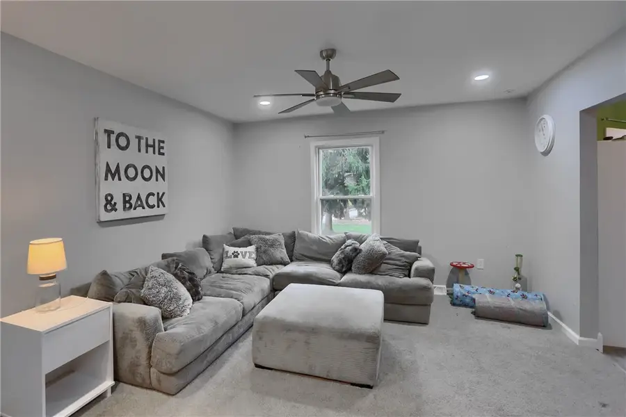 3718 Ellwood Rd, New Castle, PA 16101 - #3