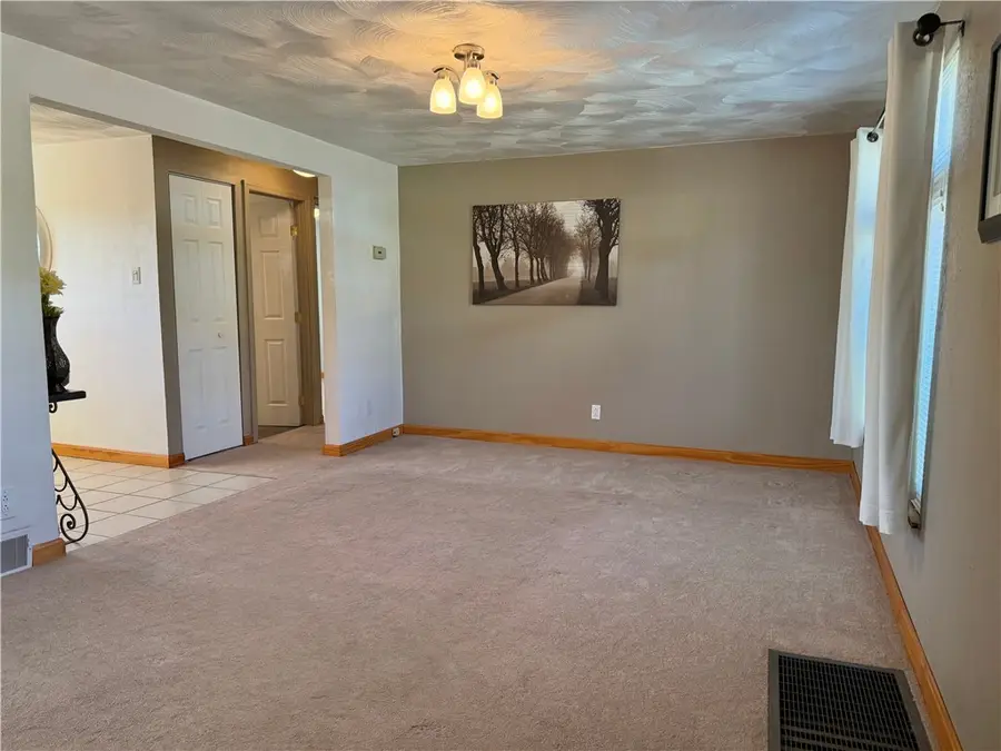 246 Creston Dr, West Mifflin, PA 15122 - #3