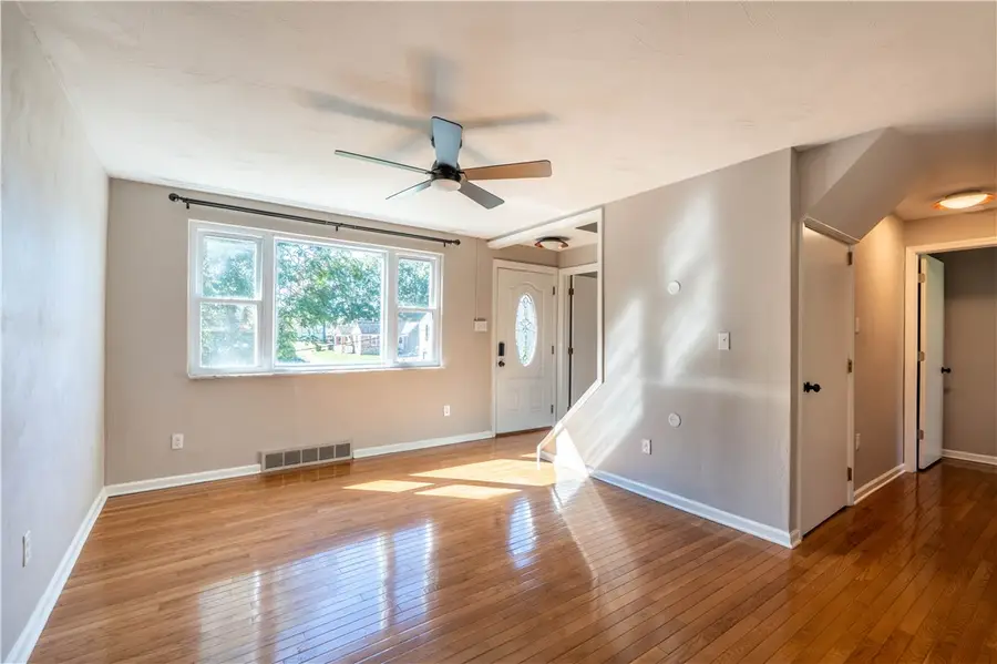140 Lawrence Ave, Pittsburgh, PA 15238 - #3
