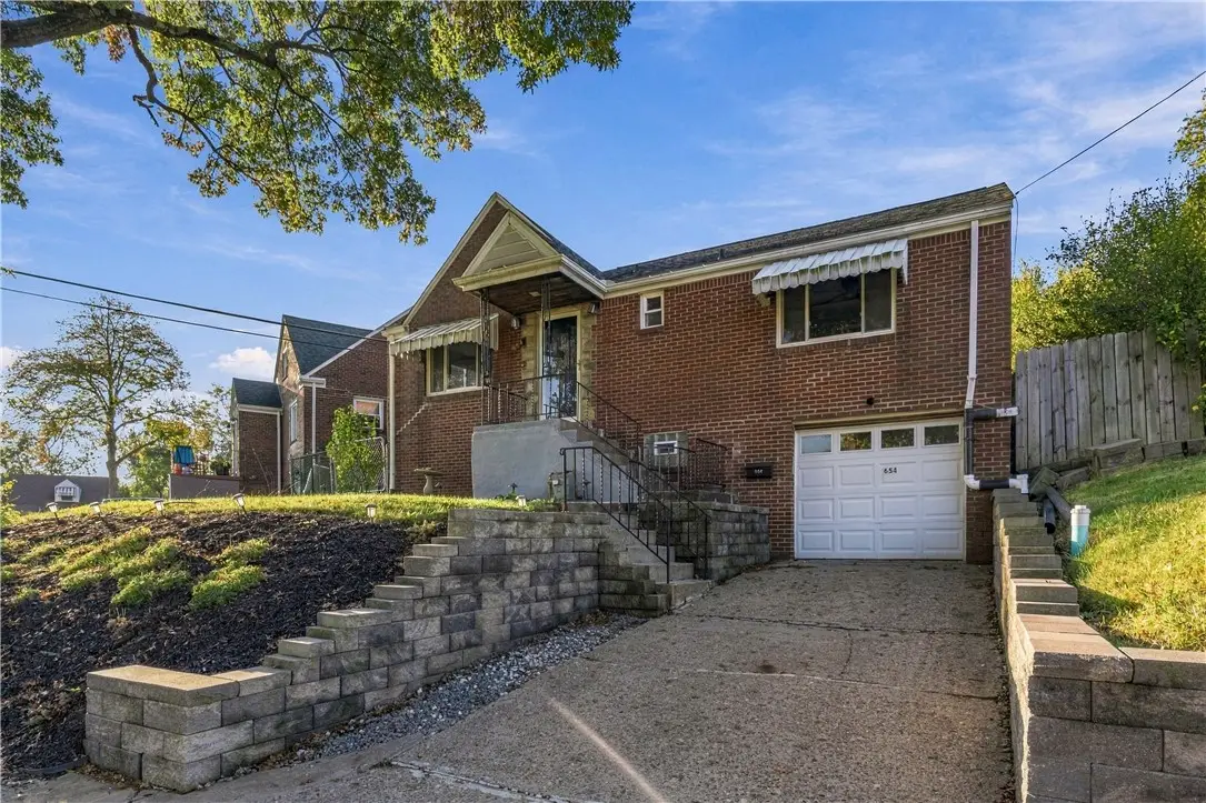 654 Northcrest Dr, Pittsburgh, PA 15226 - #1