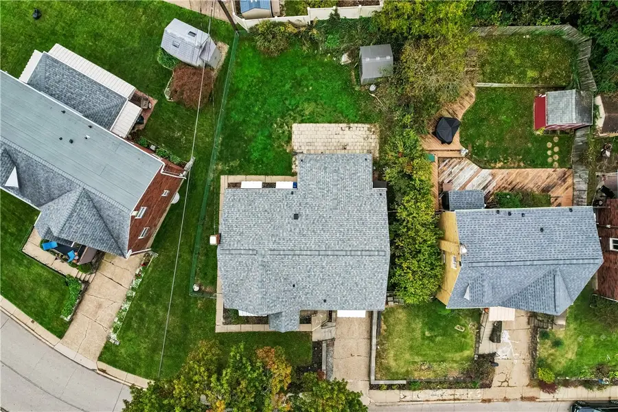 654 Northcrest Dr, Pittsburgh, PA 15226 - #3