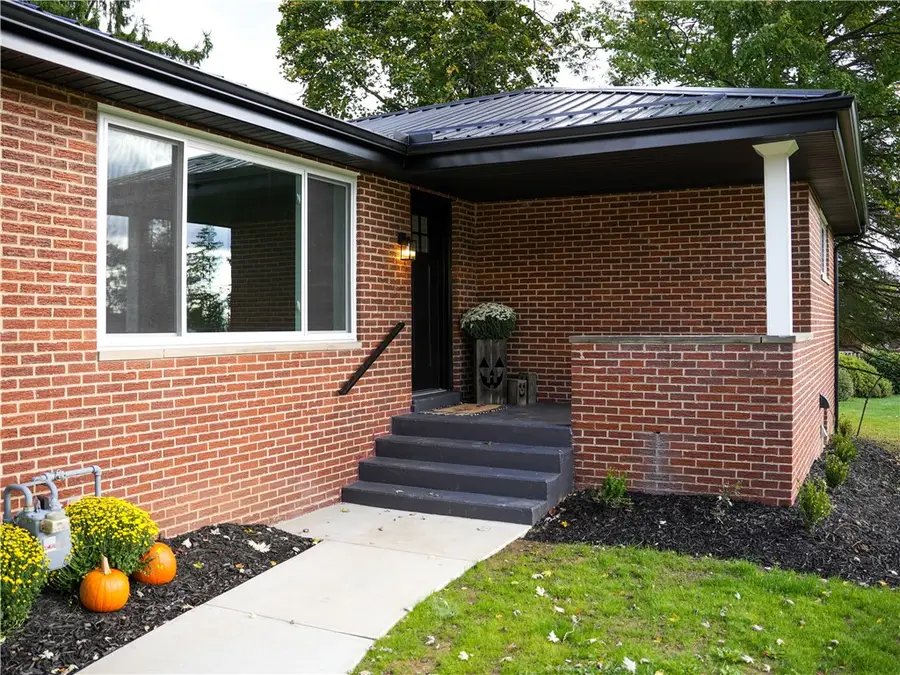 111 Hickory Dr, Beaver Falls, PA 15010 - #3