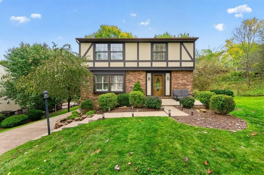 855 Boulder Dr, Bethel Park, PA 15102 - #1